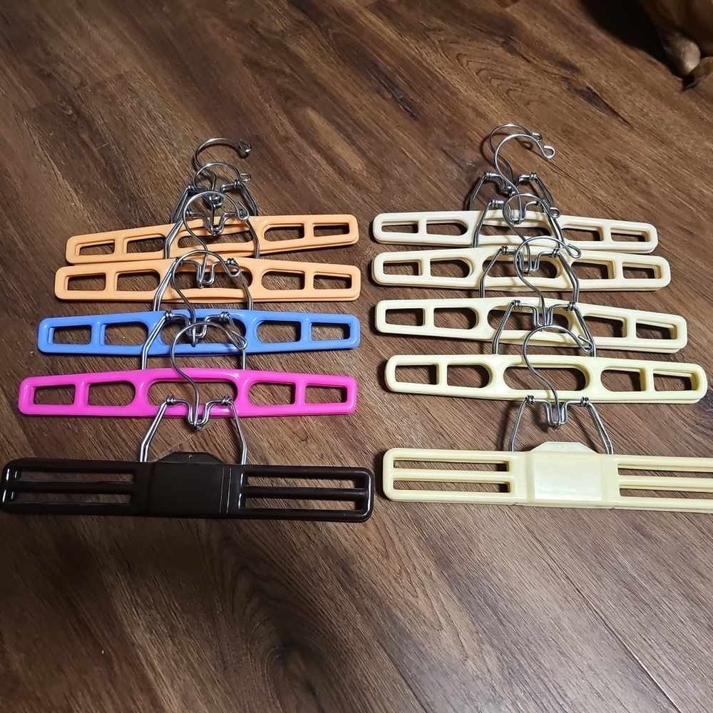 Colorful Plastic Hangers Set